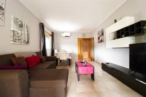 Apartamento T2 com Piscina a 500m da Praia do Forte Novo