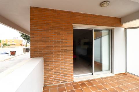 Apartamento T2 com Piscina a 500m da Praia do Forte Novo