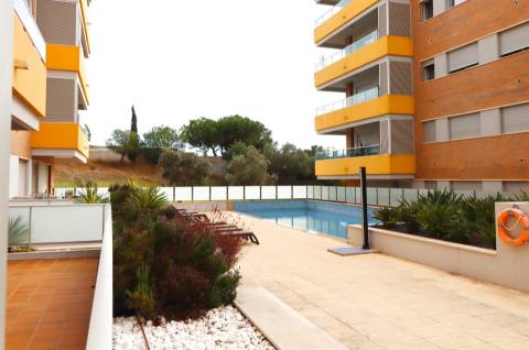 Apartamento T2 com Piscina a 500m da Praia do Forte Novo