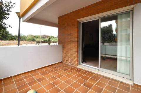 Apartamento T2 com Piscina a 500m da Praia do Forte Novo