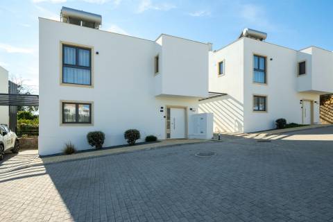 Moradia T3 Exclusiva no Carvoeiro Gardens