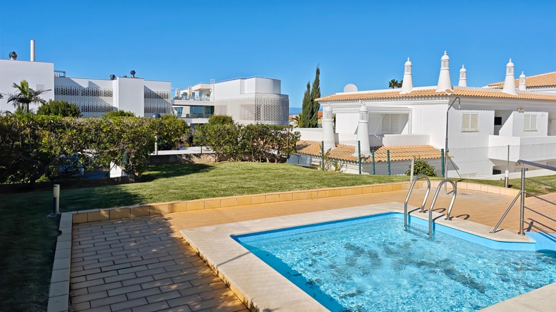 Apartamento na Galé / Sesmarias – perto da Praia