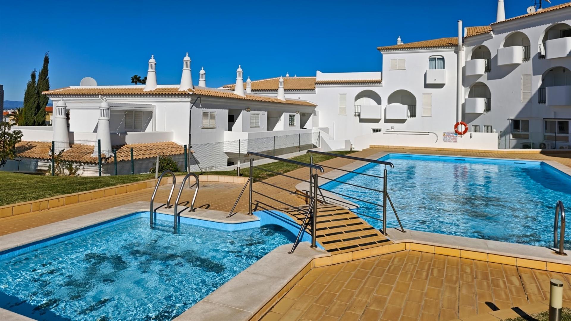 Apartamento na Galé / Sesmarias – perto da Praia