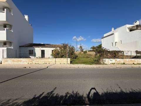 Terreno com ruína em olhos de agua