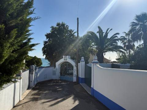 Terreno com ruína em olhos de agua