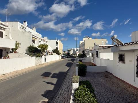 Terreno com ruína em olhos de agua