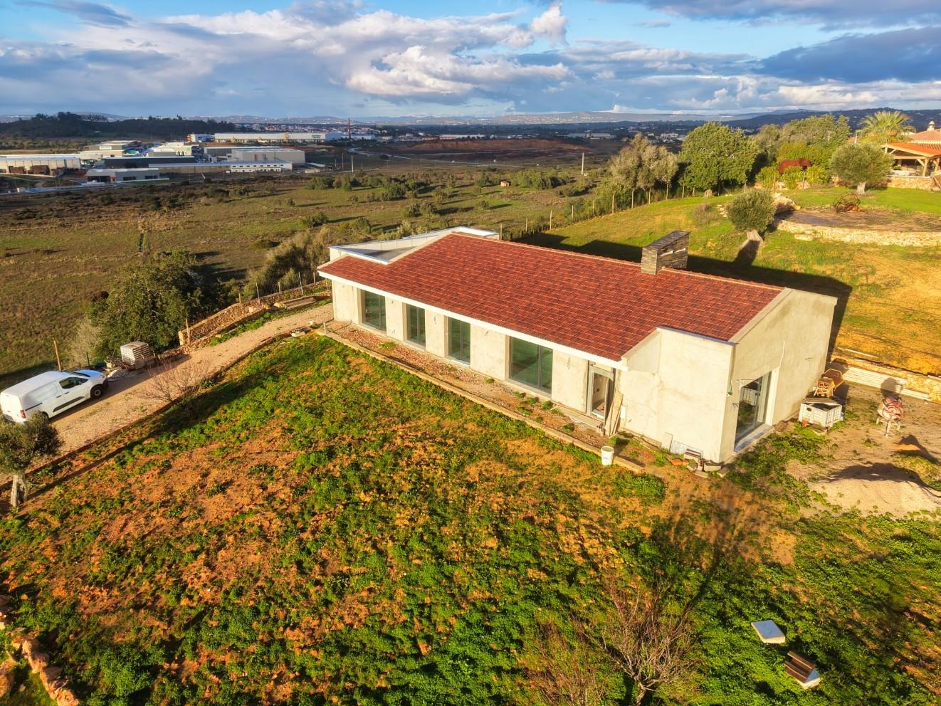 Villa privada com terreno 120.000 m2