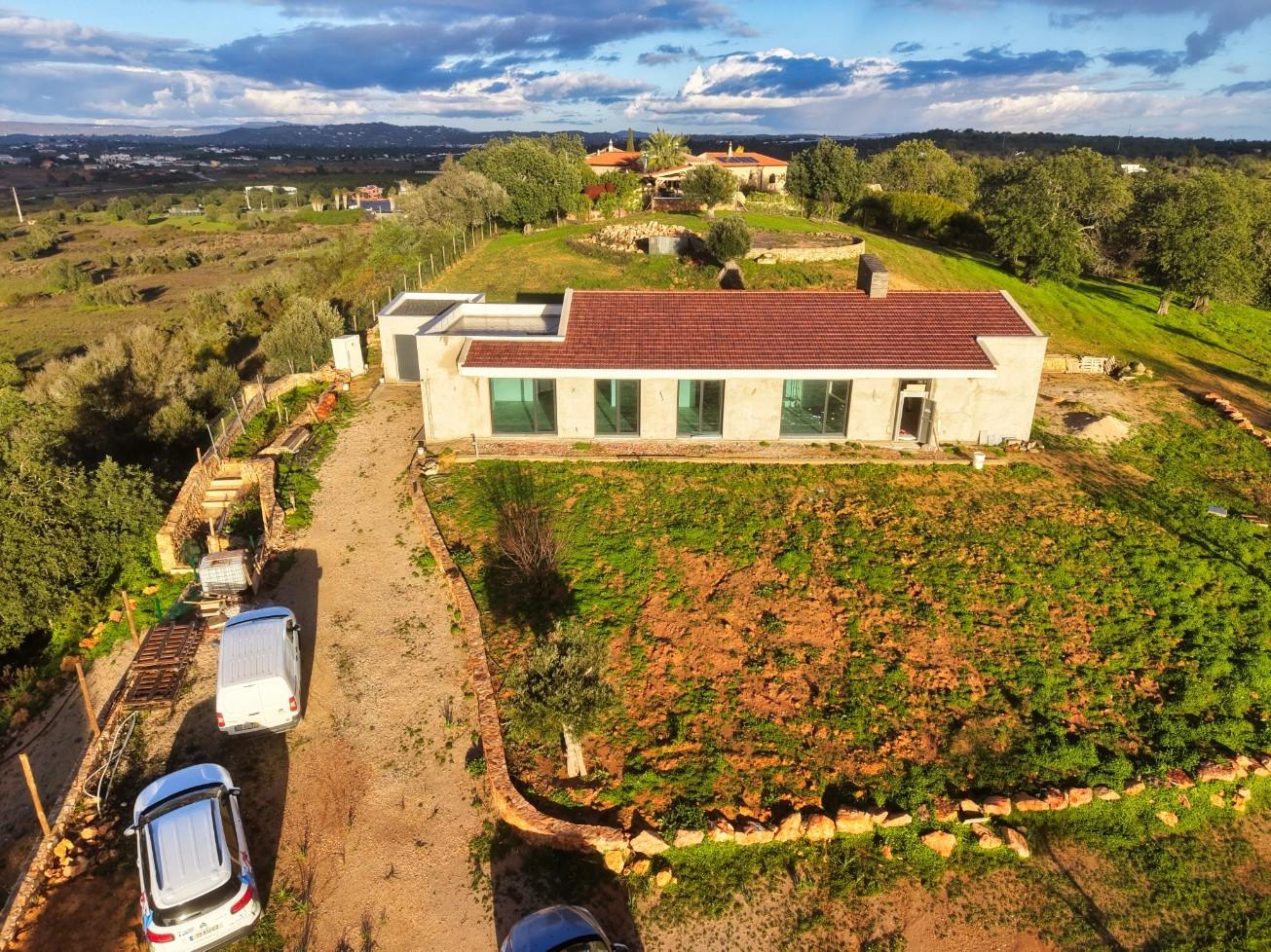 Villa privada com terreno 120.000 m2