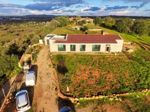 Villa privada com terreno 120.000 m2