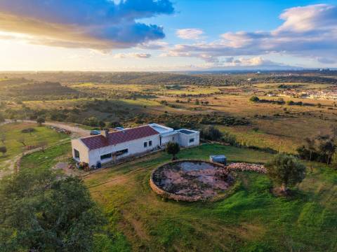 Villa privada com terreno 120.000 m2