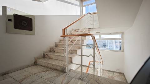 Oportunidade única – Apartamento T1+1 na Correeira – Vista mar