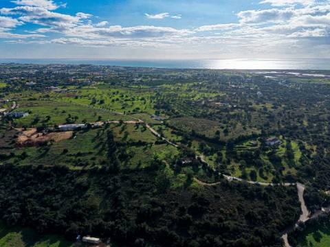 Terreno Misto com ruina, 21.760m² em Vale de Parra