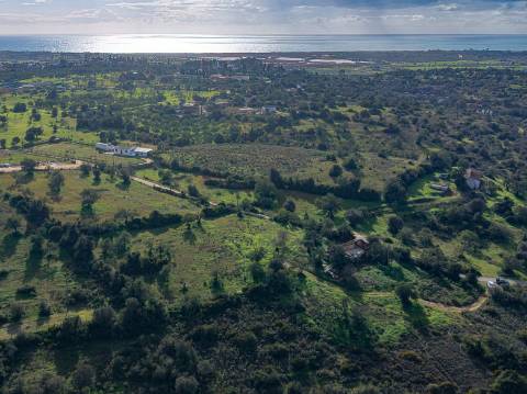 Terreno Misto com ruina, 21.760m² em Vale de Parra