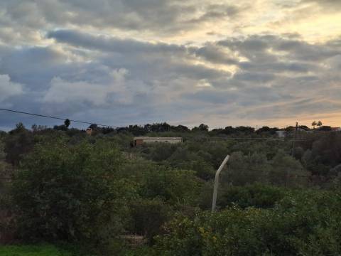 Terreno Misto com projeto aprovado para armazém - 1.100 m2