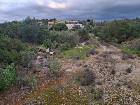 Terreno Misto com projeto aprovado para armazém - 1.100 m2