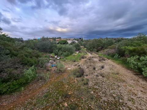 Terreno Misto com projeto aprovado para armazém - 1.100 m2