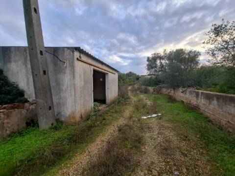 Terreno Misto com projeto aprovado para armazém - 1.100 m2