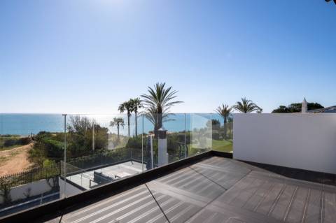 1ª Linha na Praia da Falésia – Villa de Luxo