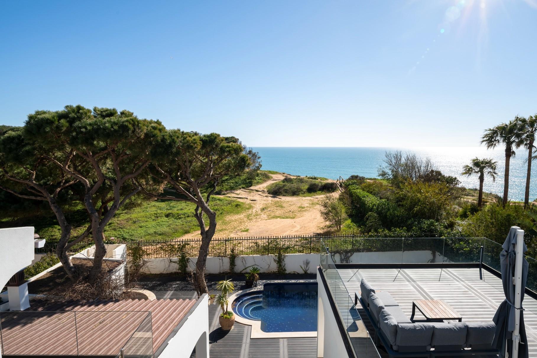 1ª Linha na Praia da Falésia – Villa de Luxo