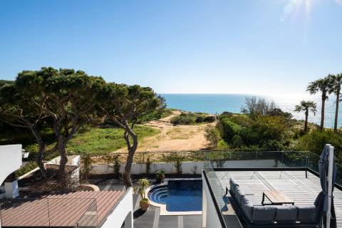 1ª Linha na Praia da Falésia – Villa de Luxo