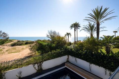 1ª Linha na Praia da Falésia – Villa de Luxo