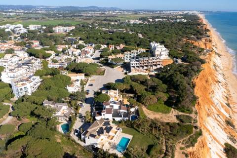 1ª Linha na Praia da Falésia – Villa de Luxo