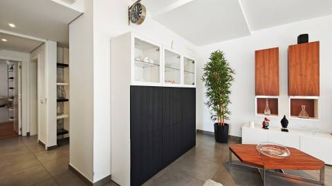 T2 em Vale Pedras com piscina e garagem dupla.