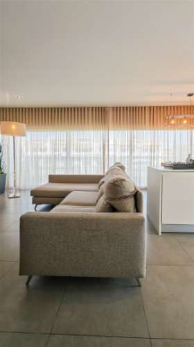 T2 em Vale Pedras com piscina e garagem dupla.