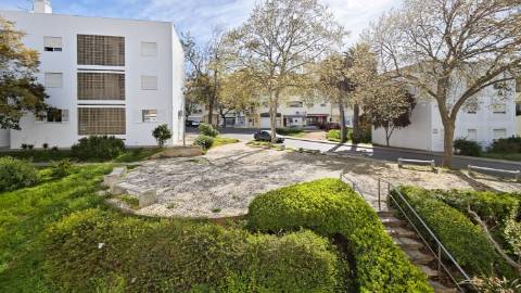 Apartamento T2 em zona central de Albufeira. Bom preço