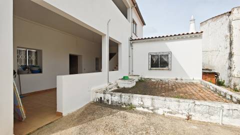 Moradia em lote de 2.587 m2, perto das praias de Quinta do Lago e Vale do Lobo