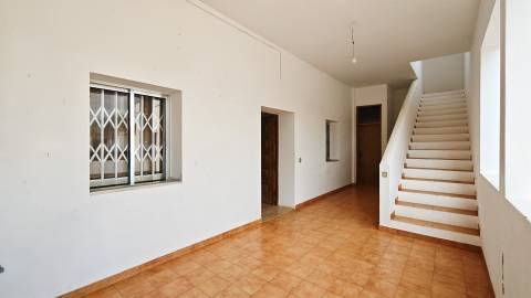 Moradia em lote de 2.587 m2, perto das praias de Quinta do Lago e Vale do Lobo