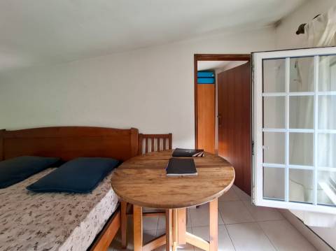 Moradia T2 situada no coração da Guia – excelente oportunidade