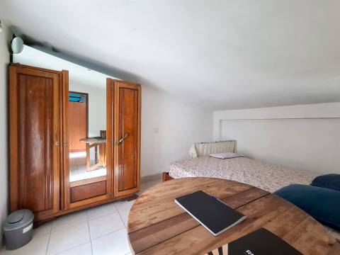 Moradia T2 situada no coração da Guia – excelente oportunidade