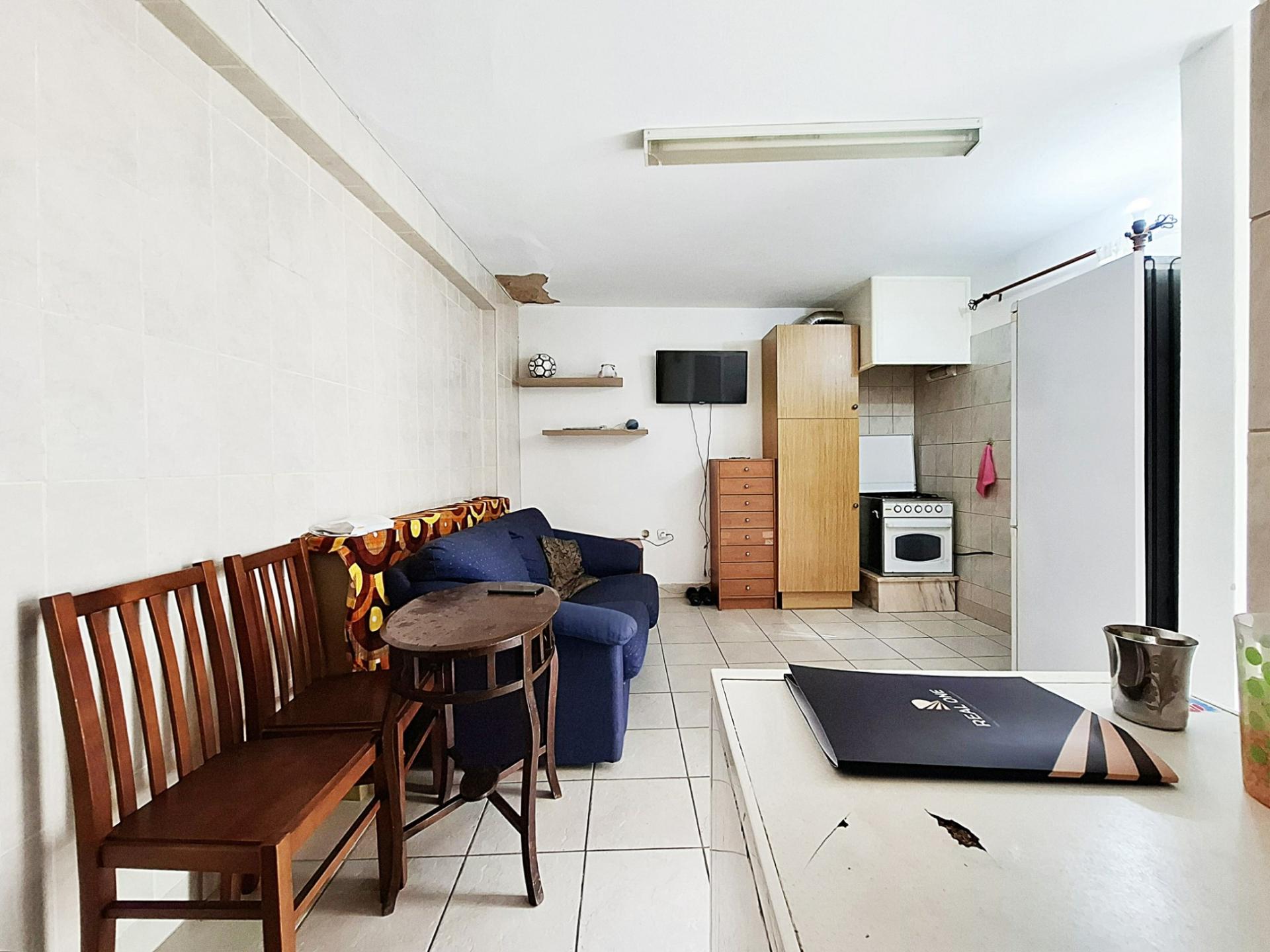 Moradia T2 situada no coração da Guia – excelente oportunidade