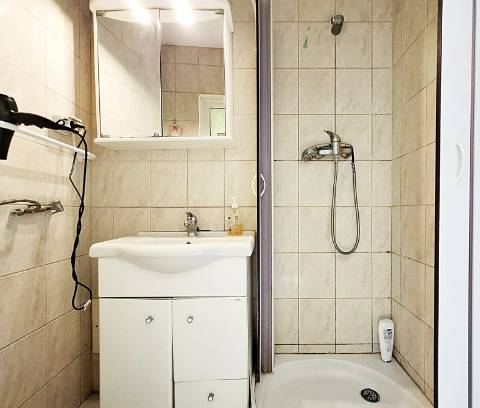 Moradia T2 situada no coração da Guia – excelente oportunidade