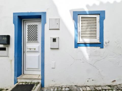 Moradia T2 situada no coração da Guia – excelente oportunidade