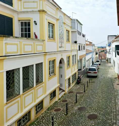 Moradia T2 situada no coração da Guia – excelente oportunidade