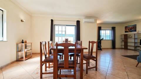 Moradia T3 em lote privado de 1.127 m2 na Guia