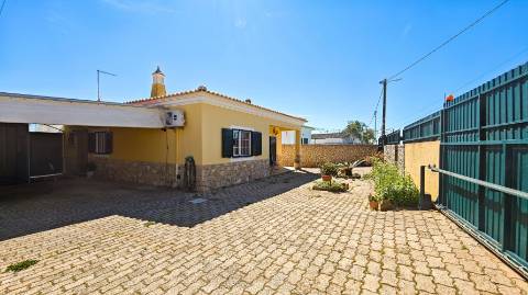 Moradia T3 em lote privado de 1.127 m2 na Guia