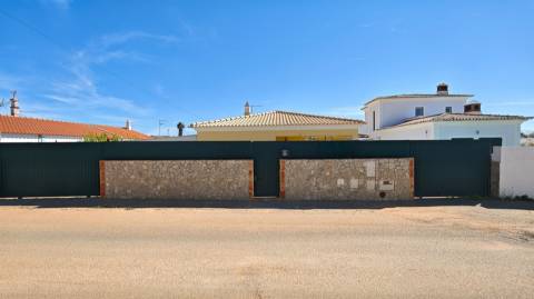 Moradia T3 em lote privado de 1.127 m2 na Guia