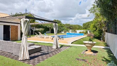 Vilamoura - Villa com 1.000 m2 de lote - Piscina