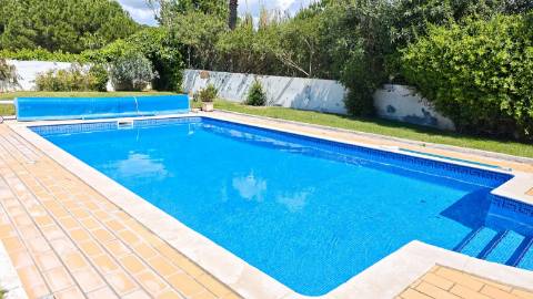 Vilamoura - Villa com 1.000 m2 de lote - Piscina