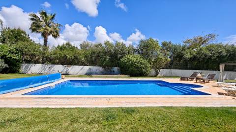 Vilamoura - Villa com 1.000 m2 de lote - Piscina