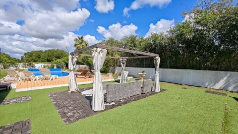 Vilamoura - Villa com 1.000 m2 de lote - Piscina