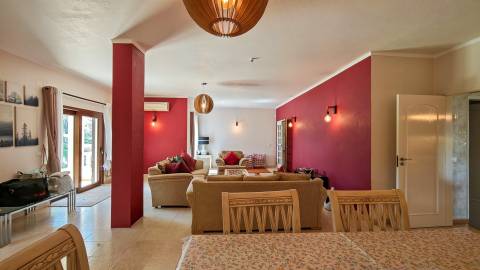 Vilamoura - Villa com 1.000 m2 de lote - Piscina