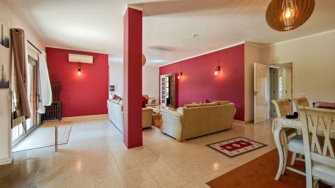 Vilamoura - Villa com 1.000 m2 de lote - Piscina