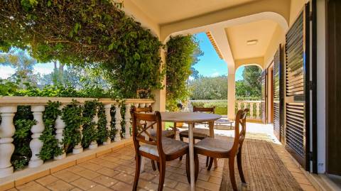 Vilamoura - Villa com 1.000 m2 de lote - Piscina