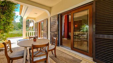 Vilamoura - Villa com 1.000 m2 de lote - Piscina