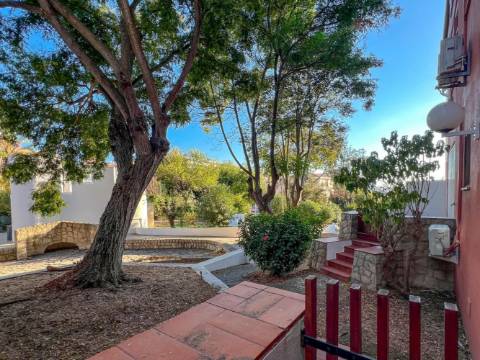 Vilamoura - T1+1 com garagem e jardim Privativo a 200m da Marina