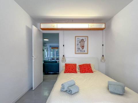 Vilamoura - T1+1 com garagem e jardim Privativo a 200m da Marina